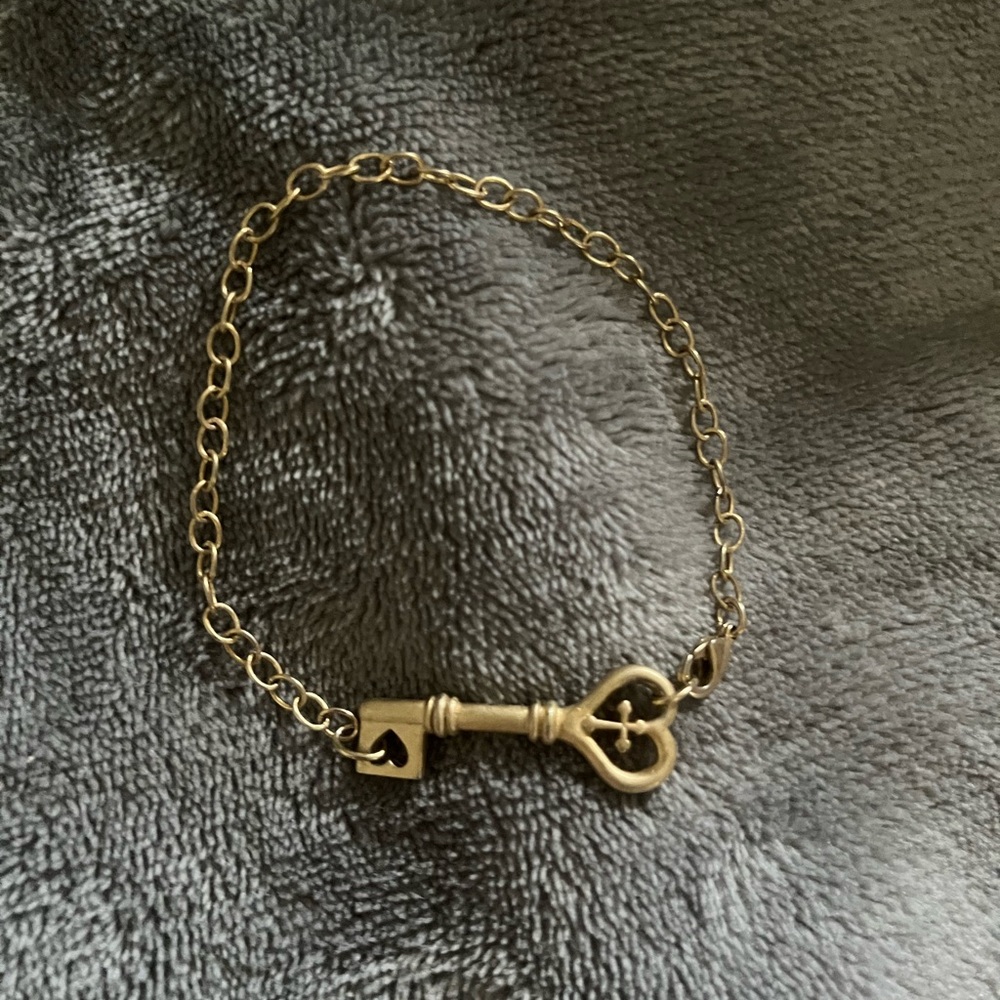 Gold tone Bracelet with Key Pendant